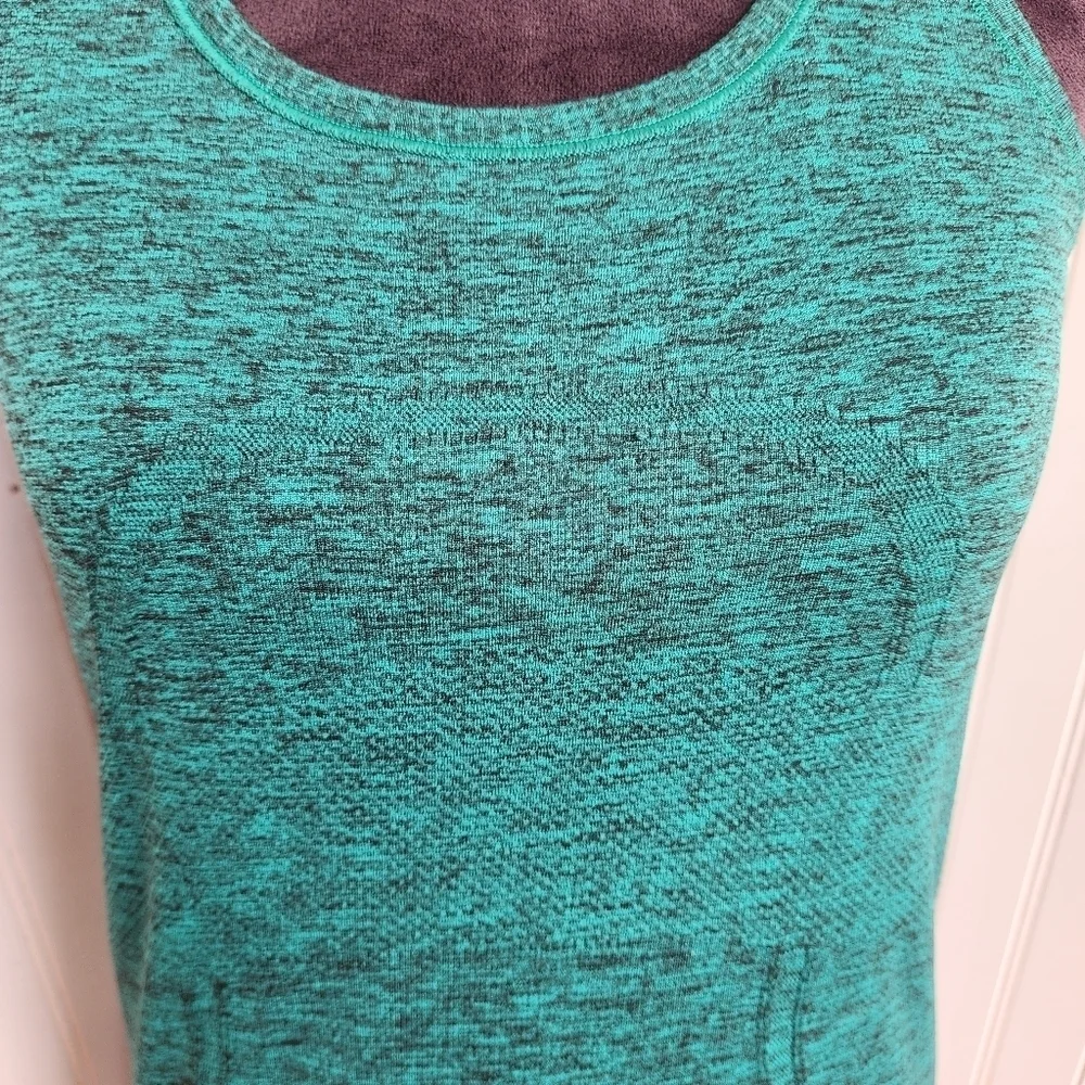 Lululemon Women's Size 8 Dark Green Heather Racerback Stretch
